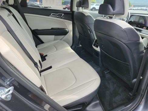Used 2024 Kia Sportage EX FWD image 21