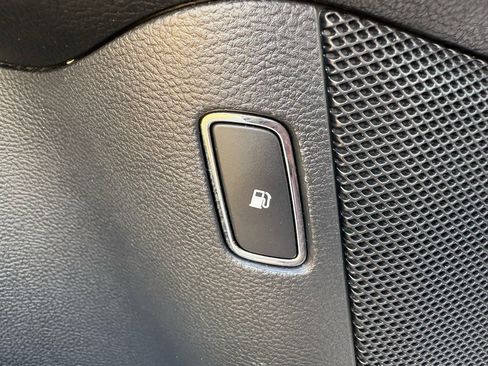 Used 2019 Ford Fusion Titanium image 10