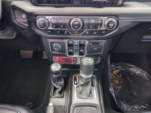 Used 2025 Jeep Wrangler Unlimited Rubicon 4xe AWD/4WD image 19