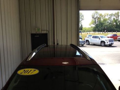 Used 2017 Buick Enclave Premium image 9