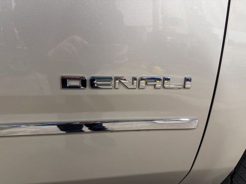 Used 2016 GMC Yukon XL Denali w/ Open Road Package image 9