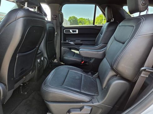 Used 2020 Ford Explorer XLT RWD image 6