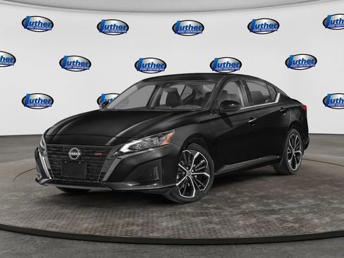 Used 2024 Nissan Altima 2.5 SR w/ SR Premium Package AWD/4WD image 1