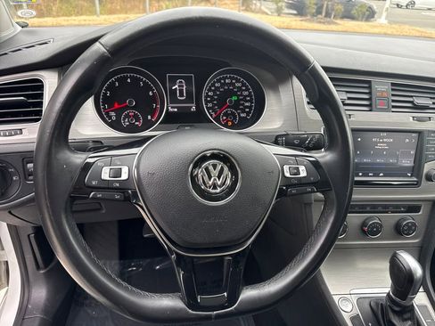 Used 2017 Volkswagen Golf Wolfsburg Edition image 18