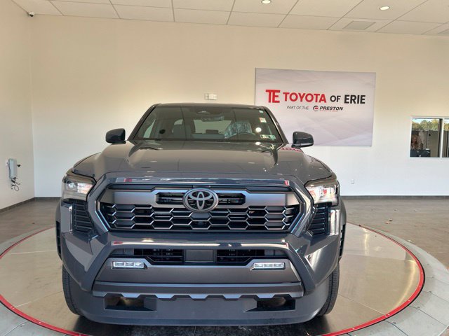 Used 2025 Toyota Tacoma TRD Off-Road AWD/4WD image 2