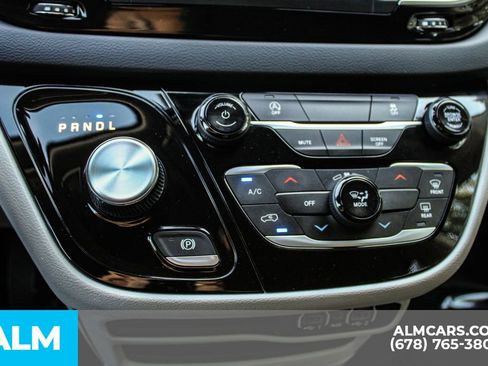 Used 2023 Chrysler Voyager LX FWD image 39