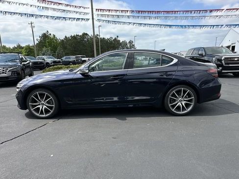 Used 2023 Genesis G70 2.0T image 5