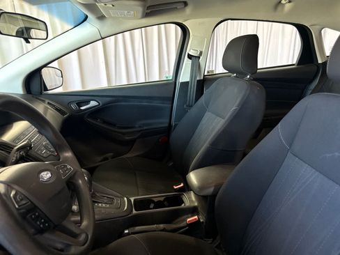 Used 2018 Ford Focus SE FWD image 20