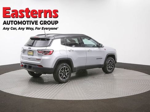 Used 2025 Jeep Compass Trailhawk w/ Trailer Tow Group AWD/4WD image 40