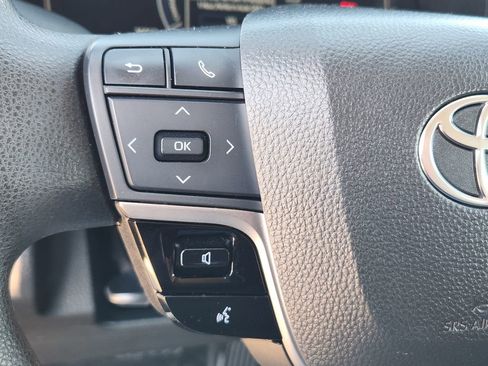 Used 2025 Toyota Camry LE image 31