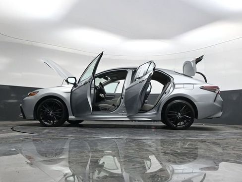 Used 2023 Toyota Camry XSE image 40