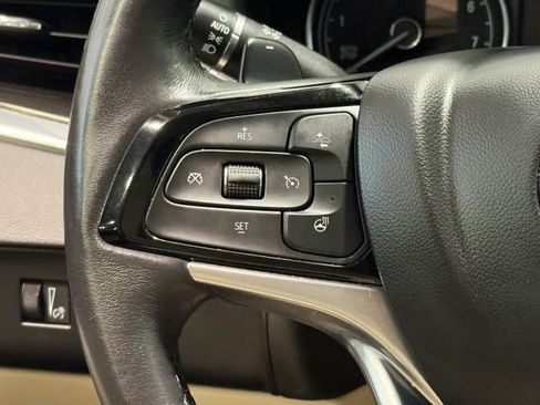 Used 2024 Buick Enclave Essence FWD image 16