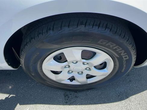 Used 2009 Kia Sedona LX FWD image 16