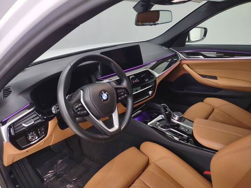 Certified 2023 BMW 530i 530i w/ Convenience Package image 2