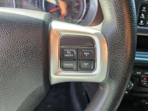 Used 2012 Dodge Charger SE RWD image 18