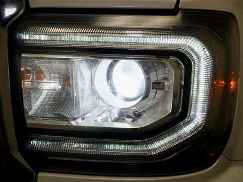 Used 2017 GMC Sierra 1500 SLT w/ SLT Premium Package RWD image 39