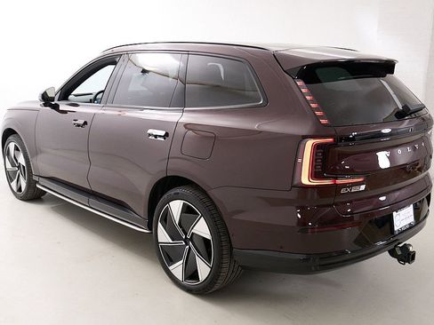 Certified 2025 Volvo EX90 Ultra AWD/4WD image 7