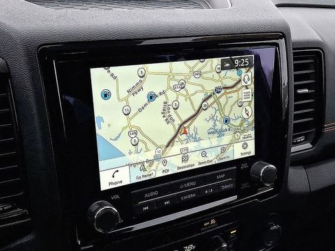 Used 2022 Nissan Frontier PRO-4X image 19