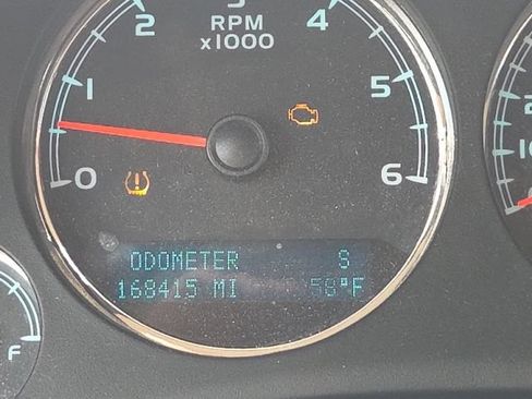 Used 2010 Chevrolet Avalanche LTZ AWD/4WD image 34