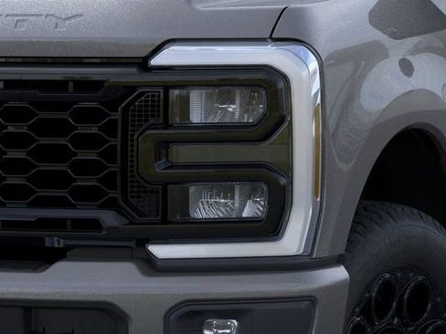 New 2026 Ford F250 XLT w/ XLT Premium Package AWD/4WD image 18