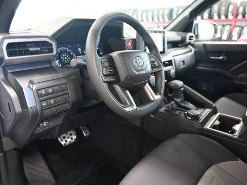 Used 2025 Toyota Tacoma TRD Sport AWD/4WD image 23