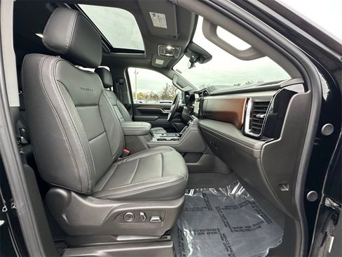 Used 2025 GMC Sierra 2500 Denali image 25