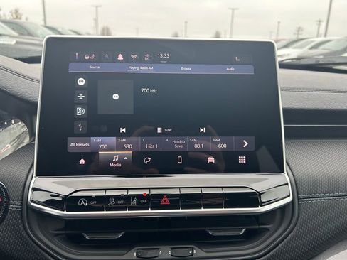 New 2026 Jeep Compass Latitude image 13