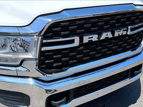 Used 2024 RAM 3500 SLT w/ Quick Order Package 2YG SLT AWD/4WD image 33