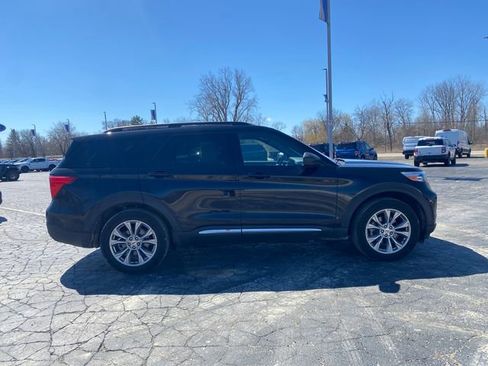 Used 2020 Ford Explorer XLT w/ Equipment Group 202A image 11