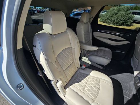 Used 2023 Buick Enclave Avenir w/ Avenir Technology Package AWD/4WD image 14