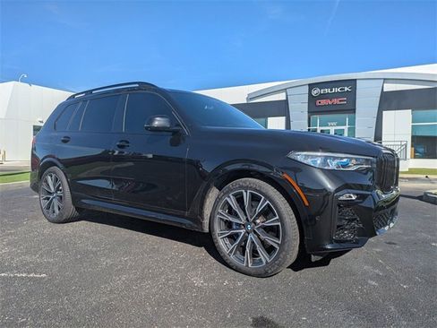 Used 2021 BMW X7 M50i image 2
