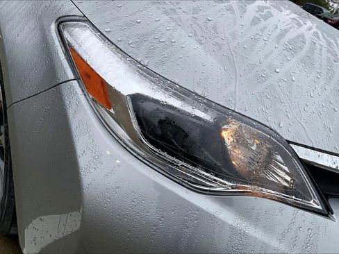 Used 2017 Toyota Avalon XLE image 23