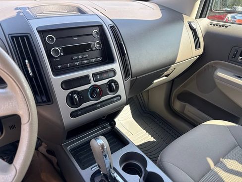 Used 2010 Ford Edge SE FWD image 9