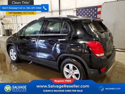 Used 2019 Chevrolet Trax LT w/ Driver Confidence Package image 3