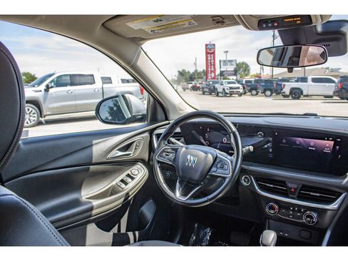 Used 2024 Buick Encore GX Preferred FWD image 21