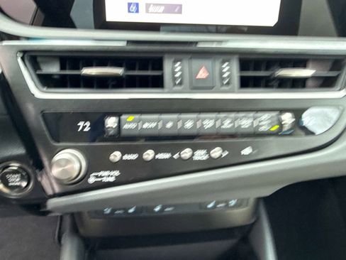 Used 2025 Lexus ES 350 w/ Premium Package image 25
