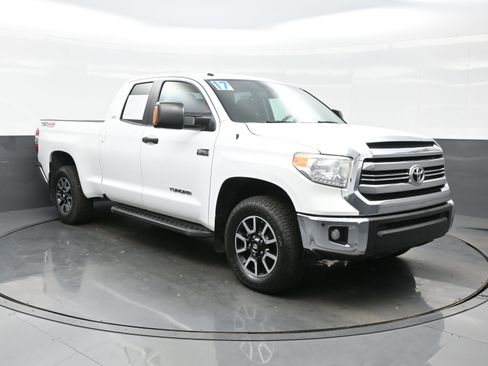 Used 2017 Toyota Tundra SR5 image 8