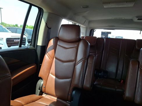Used 2016 Cadillac Escalade ESV Premium AWD/4WD image 19