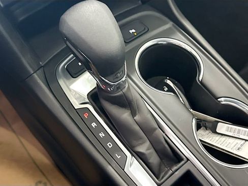 Used 2023 Chevrolet Equinox LT image 18