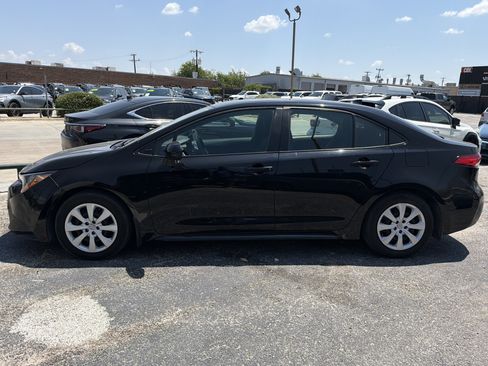 Used 2024 Toyota Corolla LE FWD image 6