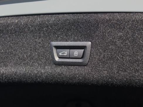 New 2026 BMW 330i xDrive Sedan w/ M Sport Package image 9