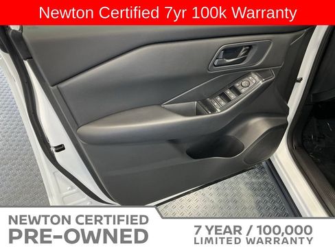 Used 2025 Nissan Rogue S FWD image 36