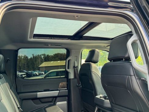 Used 2024 Ford F250 Lariat w/ Black Appearance Package image 13