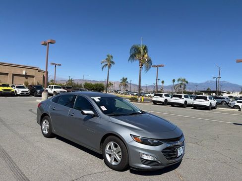 Used 2024 Chevrolet Malibu LT FWD image 2