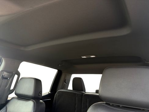 Used 2025 GMC Sierra 1500 SLT AWD/4WD image 12