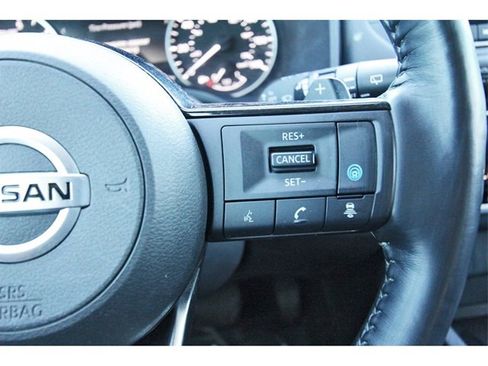 Used 2021 Nissan Rogue SV w/ Premium Package image 19