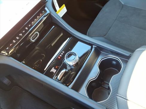 New 2026 Jeep Grand Cherokee Altitude image 27