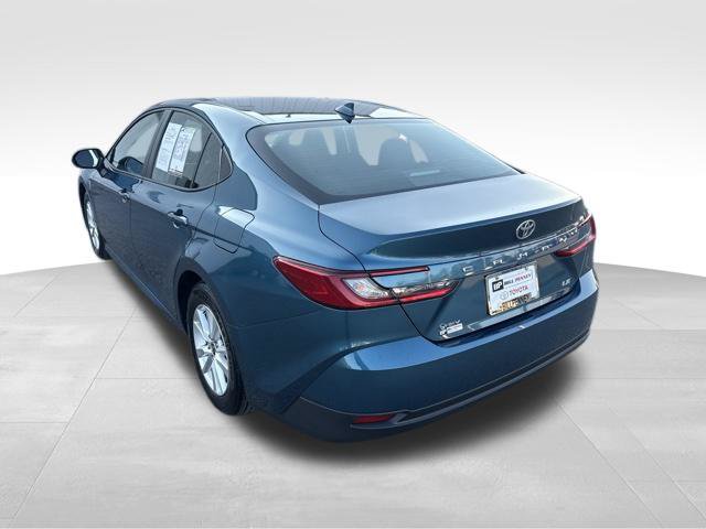 Used 2025 Toyota Camry LE FWD image 3