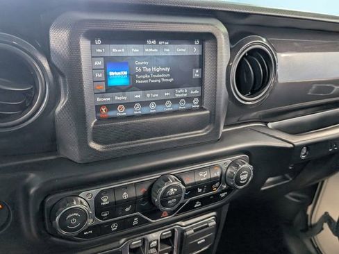 Used 2022 Jeep Wrangler Unlimited Sport image 17