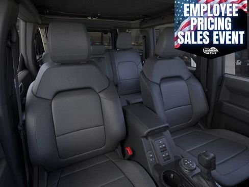 New 2025 Ford Bronco Outer Banks w/ Sasquatch Package AWD/4WD image 11